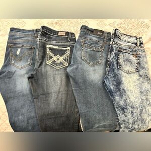 All 4 Women’s jeans Sold together